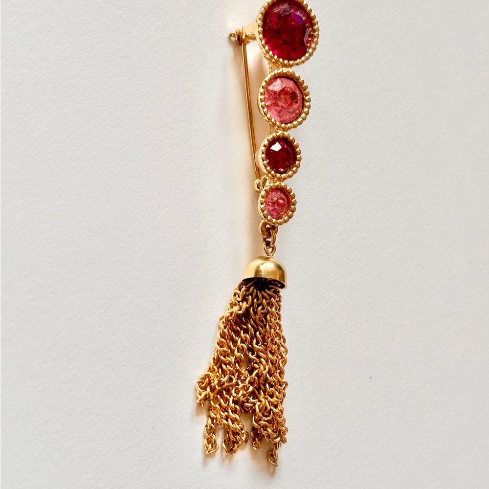 Vintage Sarah Coventry ‘Saucy’ Fuchsia/Pink Rhinestone Tassel Gold Brooch Pin